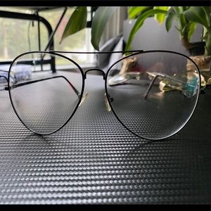 Oversized aviator framed glasses